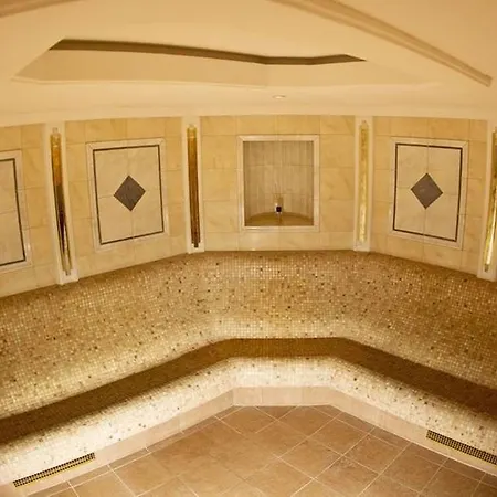 Life Loipersdorf Szálloda 4*
