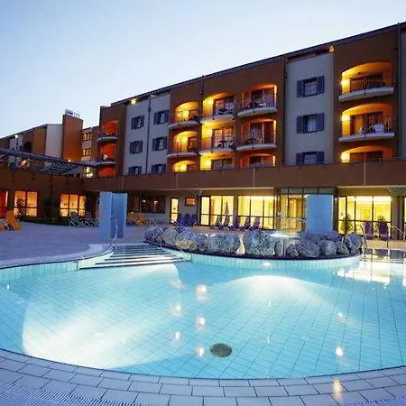 Life Loipersdorf 호텔 4*